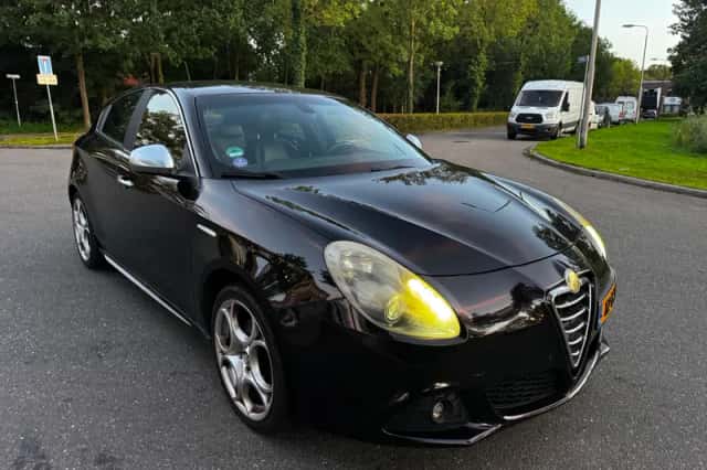 Alfa Romeo Giulietta (2010) thumbnail 6