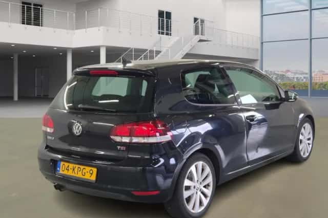 Volkswagen Golf (2010) thumbnail 3