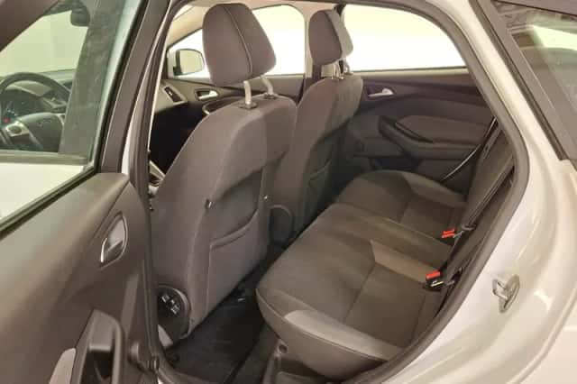 Ford Focus (2012) thumbnail 6