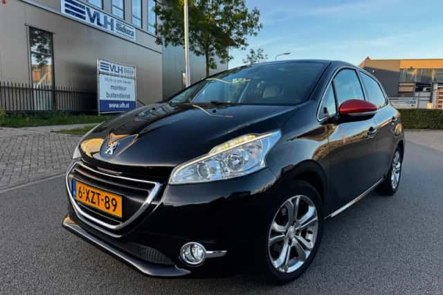 Peugeot 208 (2014) thumbnail 1