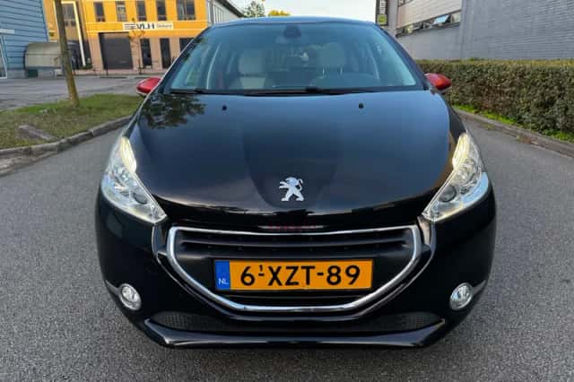 Peugeot 208 (2014) thumbnail 2