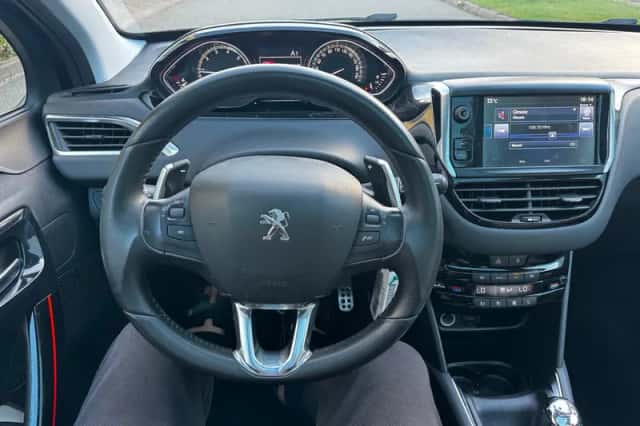 Peugeot 208 (2014) thumbnail 3