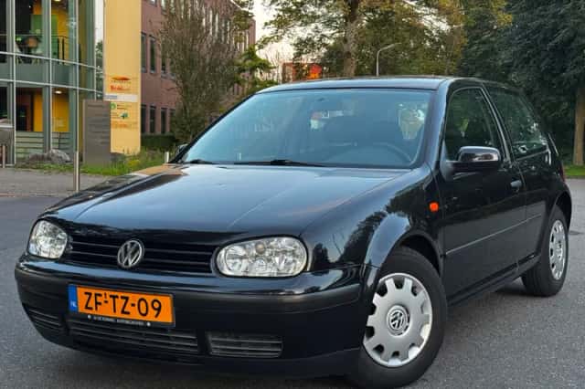 Volkswagen Golf (1999) thumbnail 1
