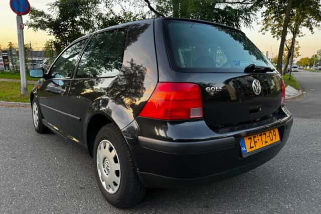 Volkswagen Golf (1999) thumbnail 5