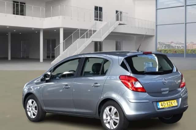 Opel Corsa (2012) thumbnail 4
