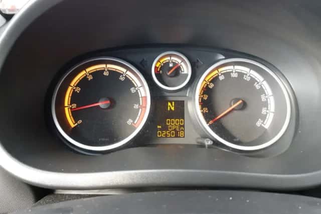 Opel Corsa (2012) thumbnail 5