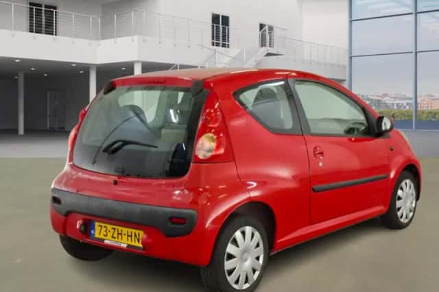 Peugeot 107 (2008) thumbnail 3