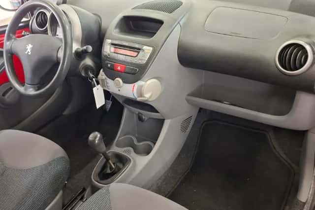 Peugeot 107 (2008) thumbnail 6