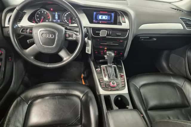 Audi A4 (2010) thumbnail 6