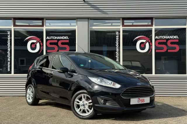 Ford Fiesta (2016) thumbnail 3