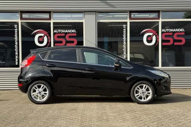 Ford Fiesta (2016) thumbnail 5