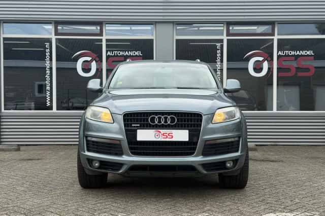 Audi Q7 (2007) thumbnail 2