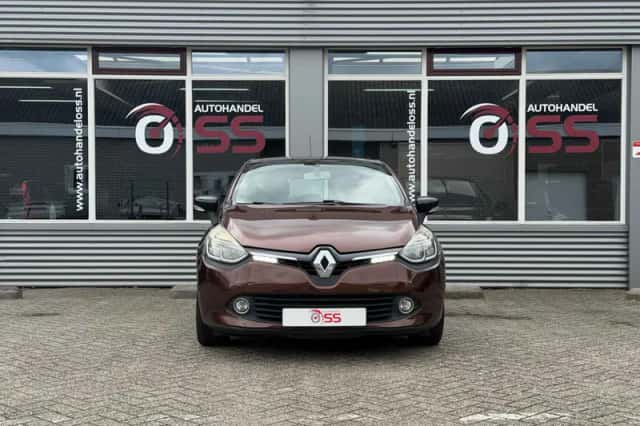 Renault Clio (2013) thumbnail 2
