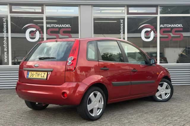 Ford Fiesta (2006) thumbnail 4