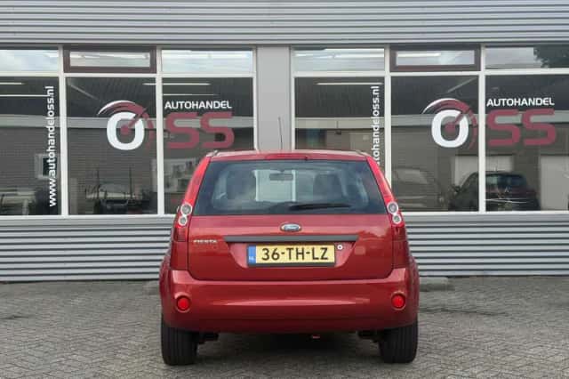 Ford Fiesta (2006) thumbnail 6