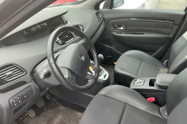 Renault Grand Scénic (2013) thumbnail 4