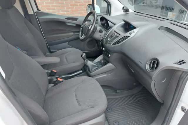 Ford Transit (2017) thumbnail 3