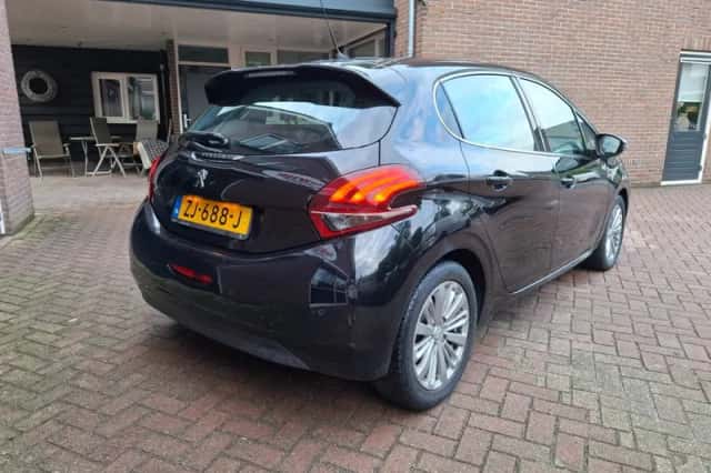 Peugeot 208 (2019) thumbnail 4