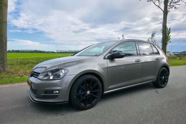 Volkswagen Golf (2015) thumbnail 1