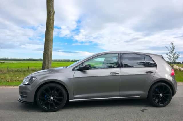 Volkswagen Golf (2015) thumbnail 2