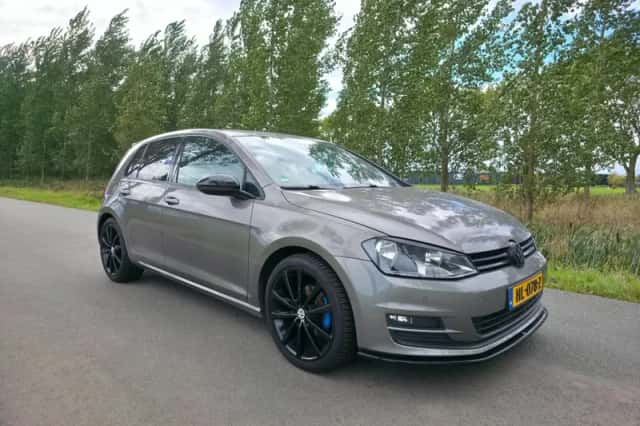 Volkswagen Golf (2015) thumbnail 4
