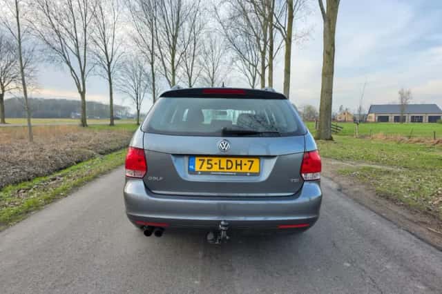 Volkswagen Golf (2010) thumbnail 5