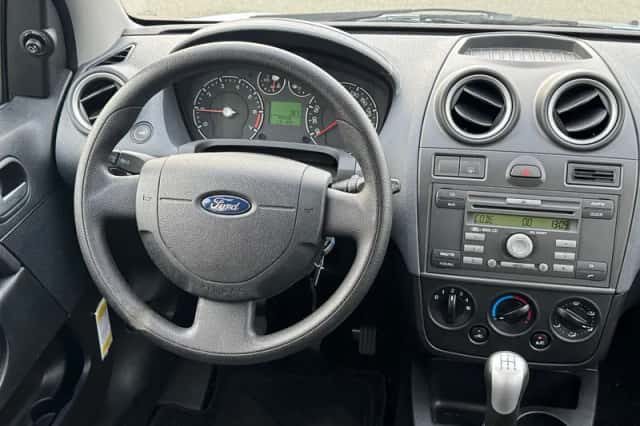 Ford Fiesta (2006) thumbnail 3