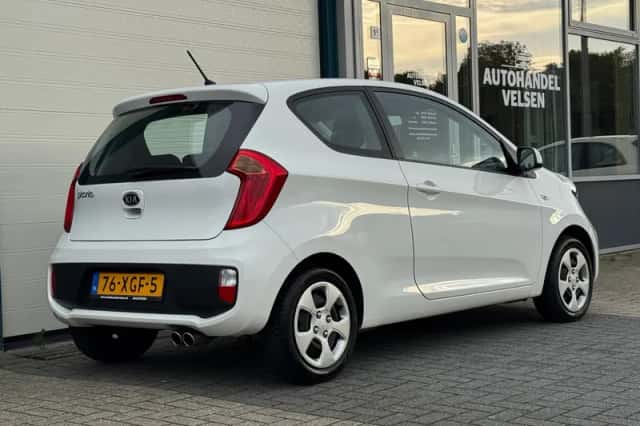 Kia Picanto (2012) thumbnail 2