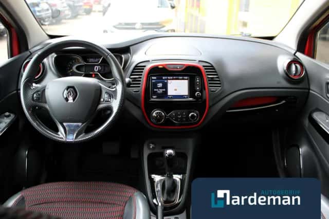Renault Captur (2015) thumbnail 2