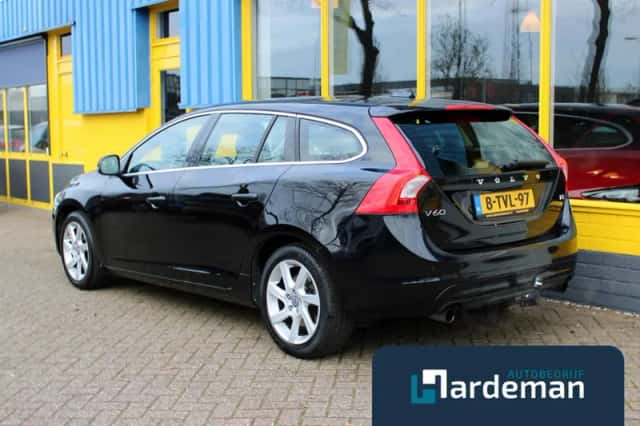 Volvo V60 (2014) thumbnail 6