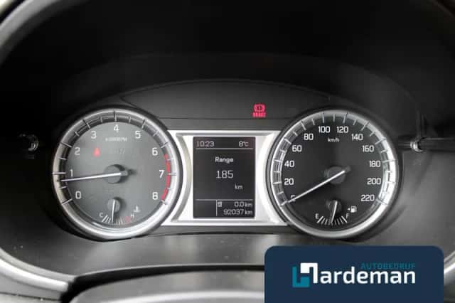 Suzuki Vitara (2018) thumbnail 3