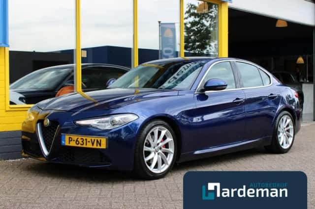 Alfa Romeo Giulia (2016) thumbnail 1