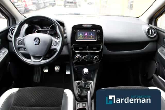 Renault Clio (2017) thumbnail 2
