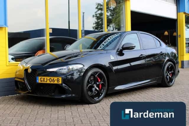 Alfa Romeo Giulia (2021) thumbnail 1