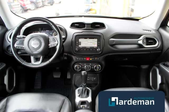 Jeep Renegade (2016) thumbnail 2