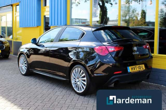 Alfa Romeo Giulietta (2011) thumbnail 6