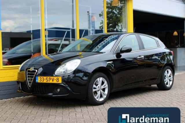 Alfa Romeo Giulietta (2011) thumbnail 1