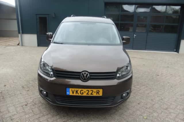 Volkswagen Caddy (2011) thumbnail 2