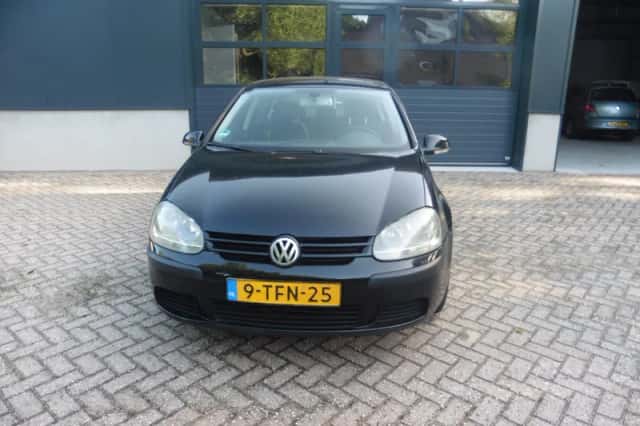 Volkswagen Golf (2004) thumbnail 2