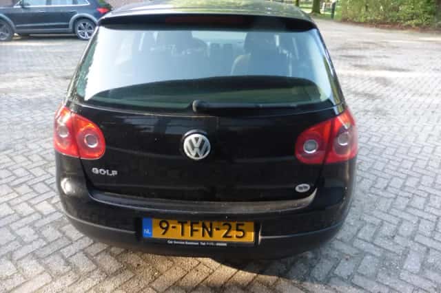 Volkswagen Golf (2004) thumbnail 4