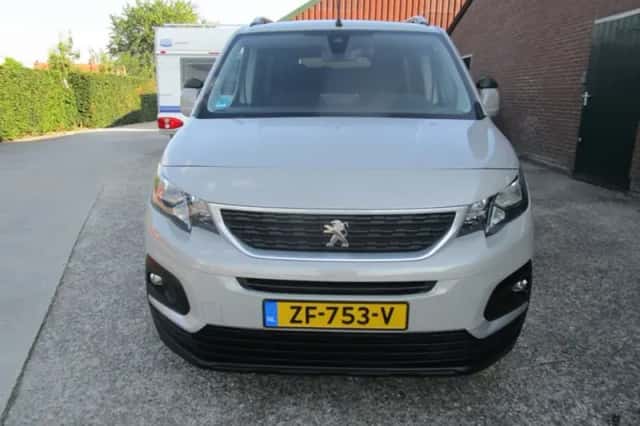 Peugeot Rifter (2018) thumbnail 2