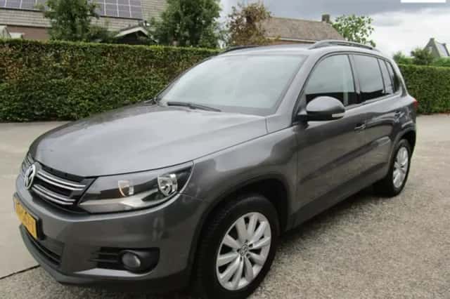 Volkswagen Tiguan (2015) thumbnail 1