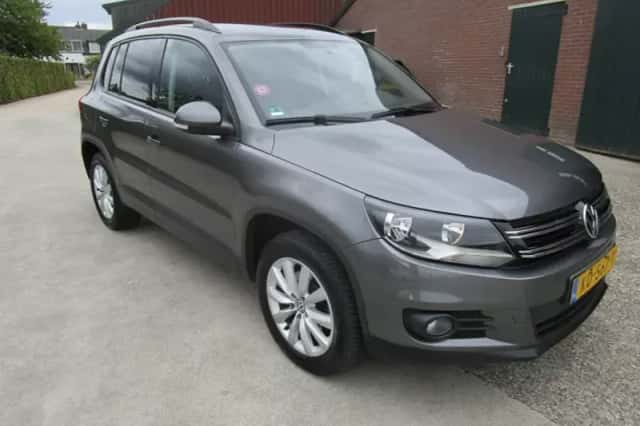 Volkswagen Tiguan (2015) thumbnail 3