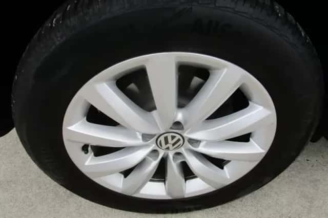 Volkswagen Tiguan (2015) thumbnail 5