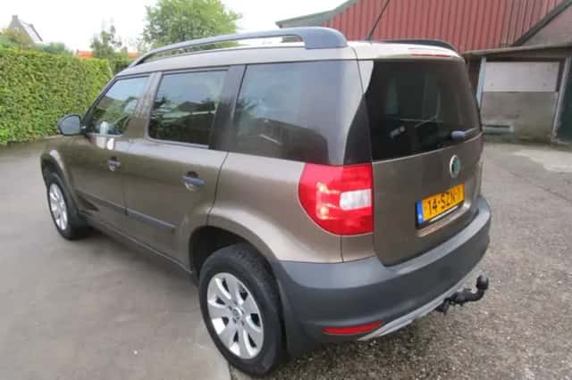 Škoda Yeti (2012) thumbnail 4