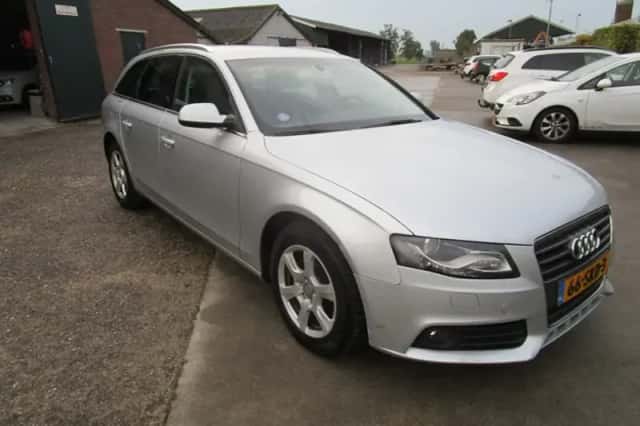 Audi A4 (2010) thumbnail 2