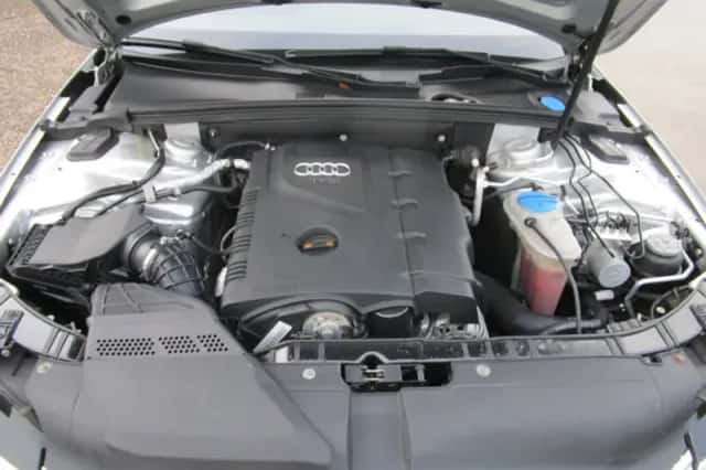Audi A4 (2010) thumbnail 5