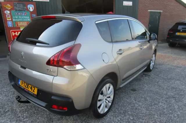Peugeot 3008 (2014) thumbnail 3