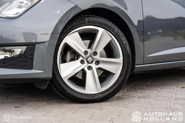 SEAT Leon (2015) thumbnail 3