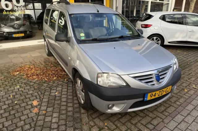 Dacia Logan MCV (2008) thumbnail 1